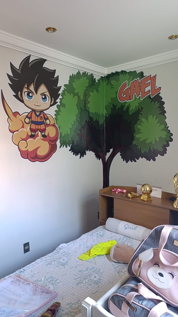 Adesivo decorativo de parede em quarto infantil